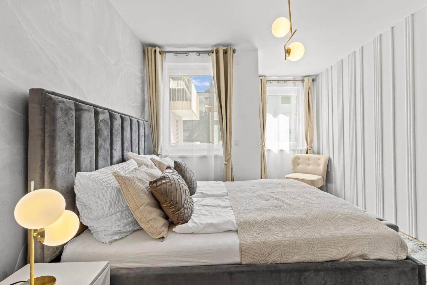 Apartamento Balkon I Tiefgaragen Parkplatz I 5 Min Zum Einkaufszentrum I Schnelles Wlan
