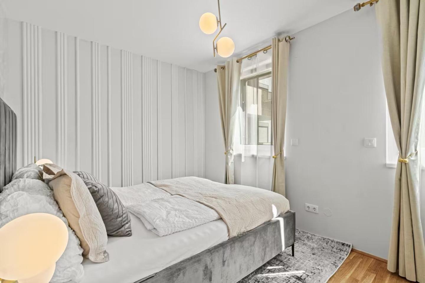 Balkon I Tiefgaragen Parkplatz I 5 Min Zum Einkaufszentrum I Schnelles Wlan * Viena