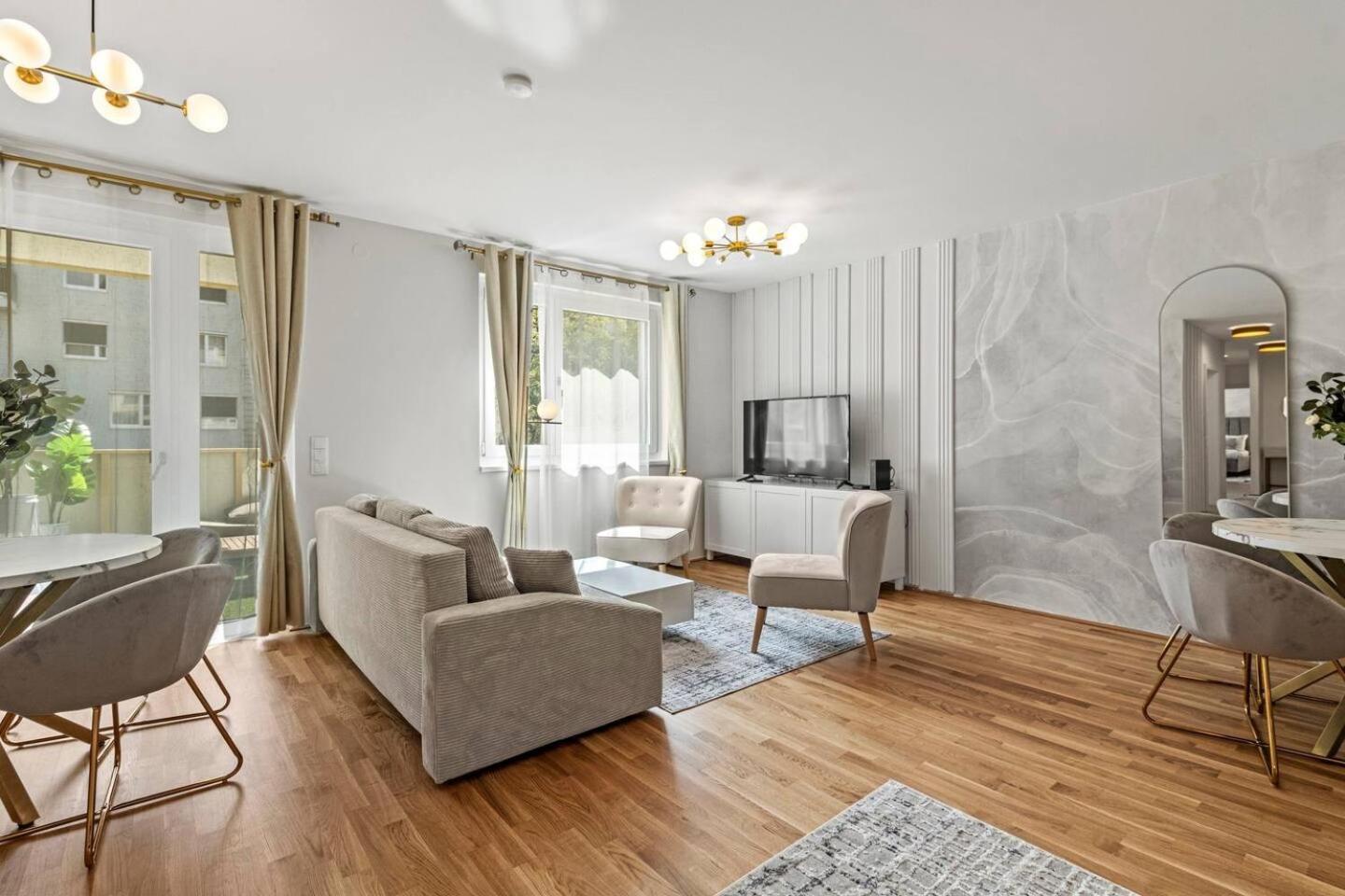 Balkon I Tiefgaragen Parkplatz I 5 Min Zum Einkaufszentrum I Schnelles Wlan Apartamento