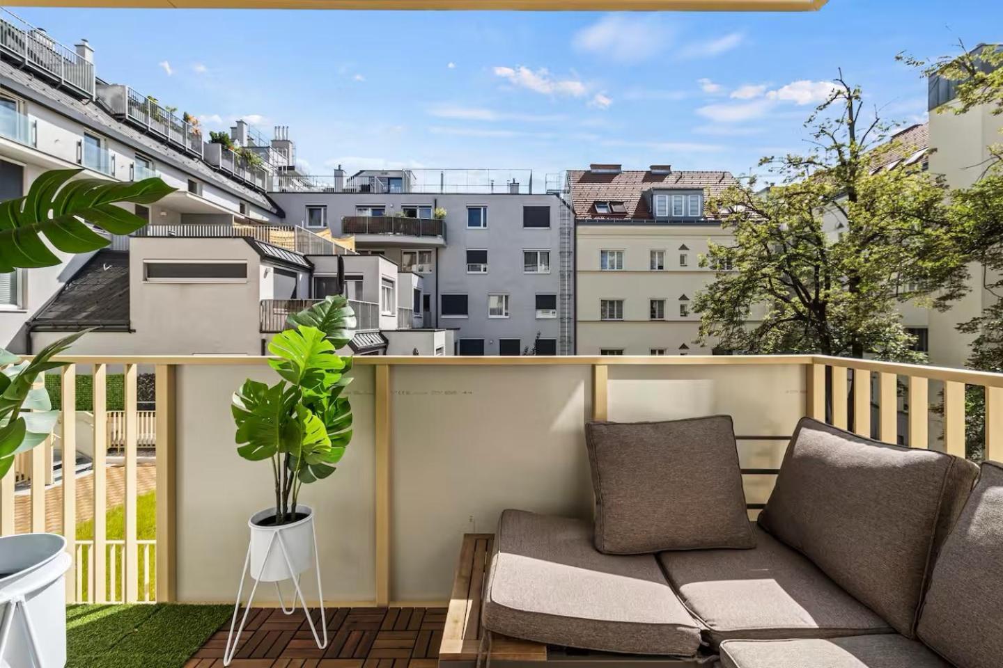 Balkon I Tiefgaragen Parkplatz I 5 Min Zum Einkaufszentrum I Schnelles Wlan Wenen